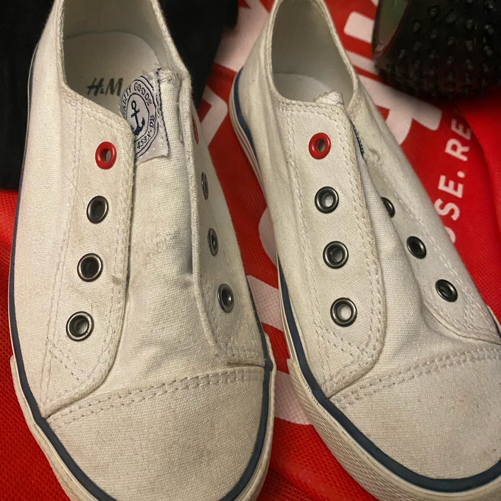 H&M white canvas